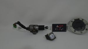 CONJUNTO DE CERRADURAS COMPLETO UNA SOLA LLAVE SUZUKI GS 500 E 2001-2006